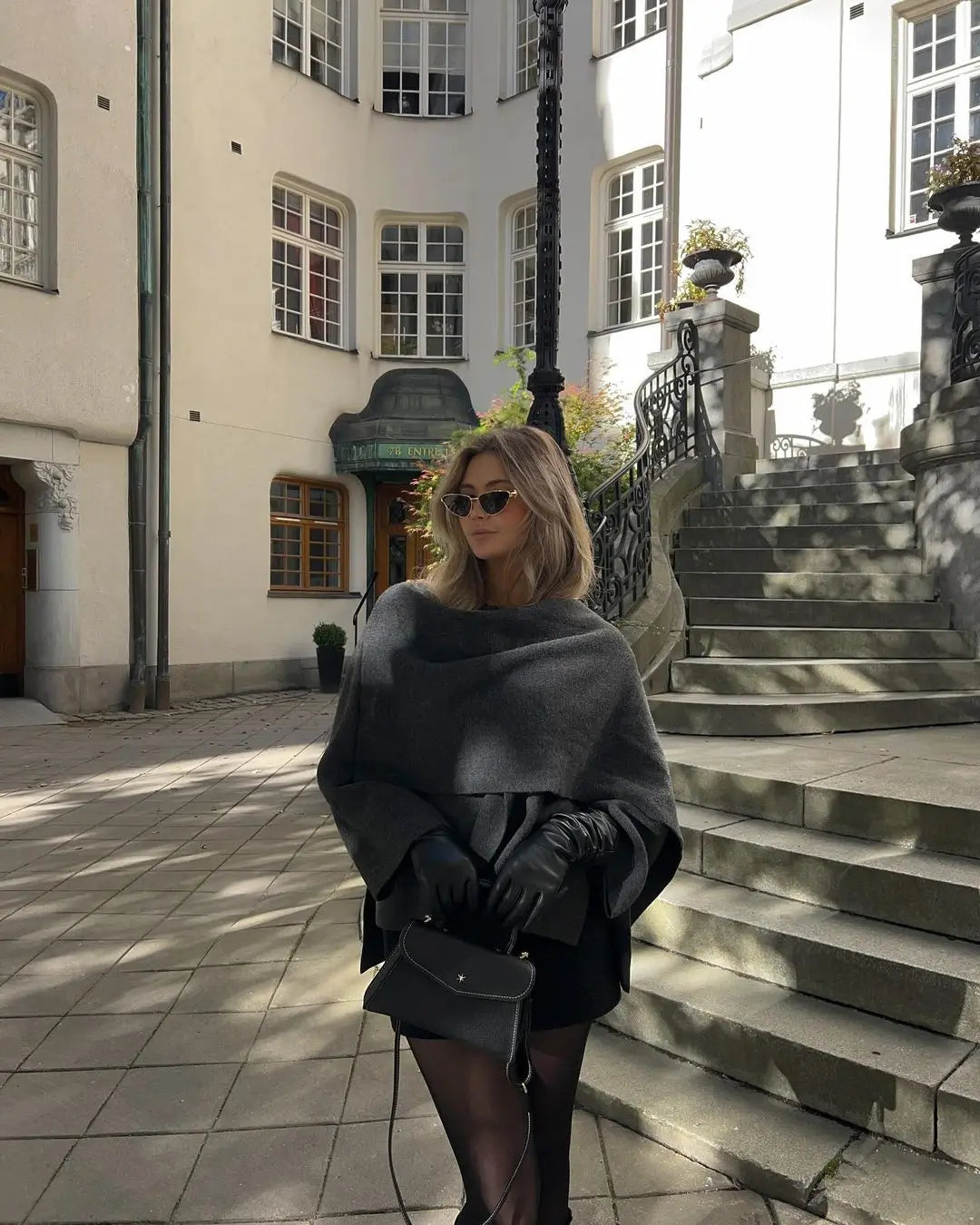 Noriva™ | Klassisk cardigan med skjerf