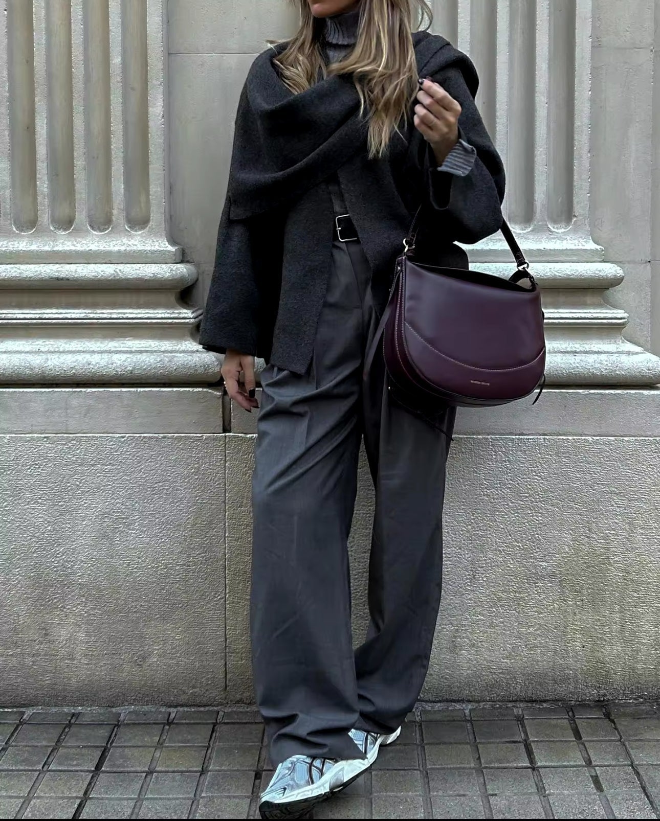 Noriva™ | Klassisk cardigan med skjerf