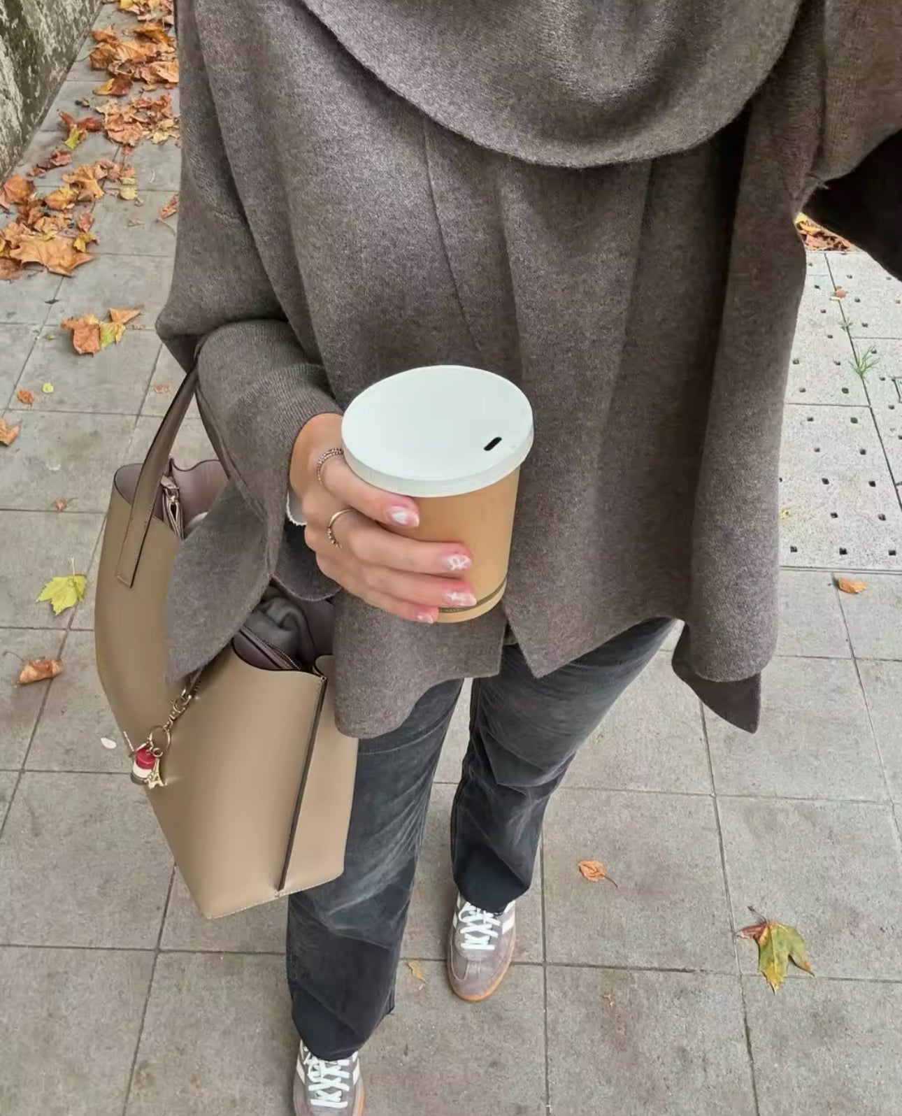 Noriva™ | Klassisk cardigan med skjerf